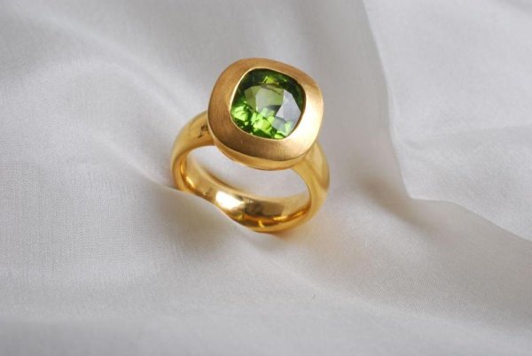 Schmuckring in 750 Gelbgold