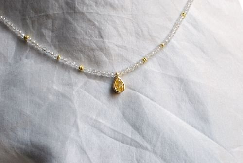 Weiße Diamantkette mit Diamanttropfen